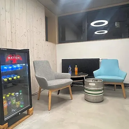 Izy אכסניה