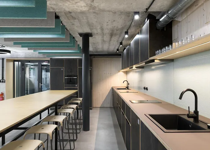 Izy Hostel *