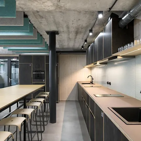 Izy Hostel *