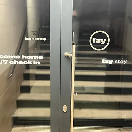 Izy * Bratislava